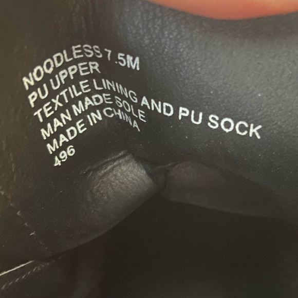 Steve Madden Noodles Maroon Black Heel Combat Bootie - Picture 10 of 10